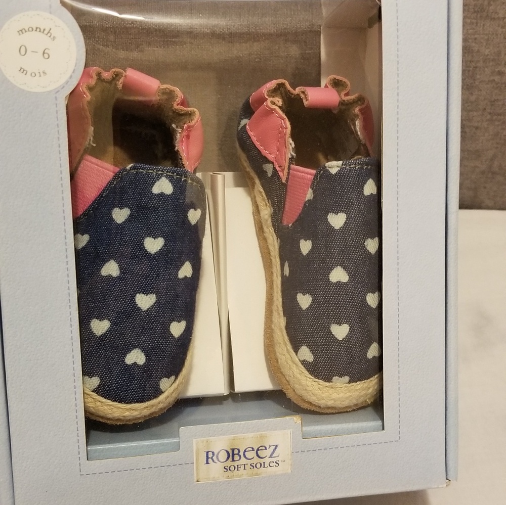 SOLD Robeez Infant Heart Mania Crib Shoes